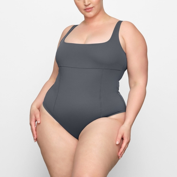 SKIMS Shaping Swim Tank One Piece - Picture 8 of 10